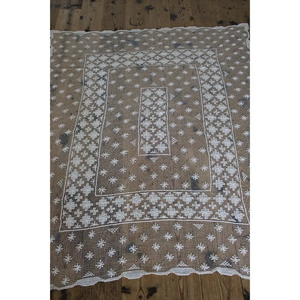 Vintage Handmade Crochet Lace White Tablecloth Shabby Chic Scallop 64